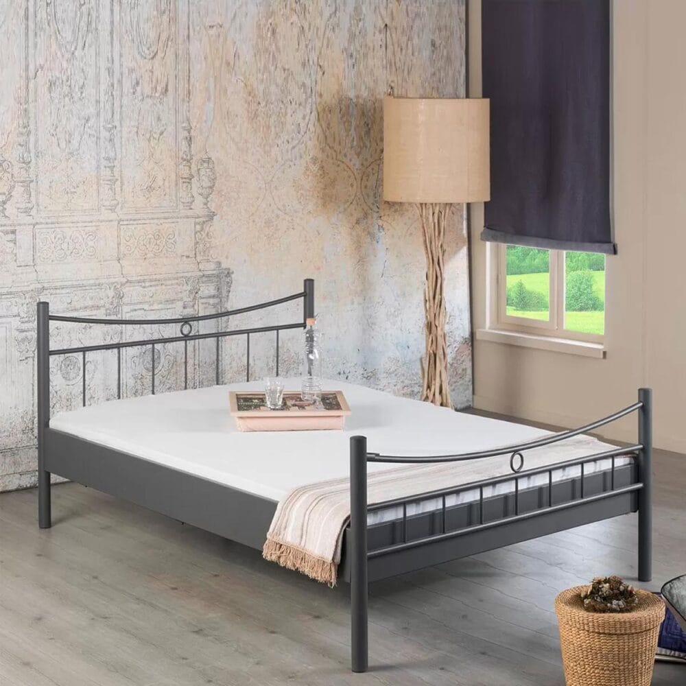 Art Deluxe bed