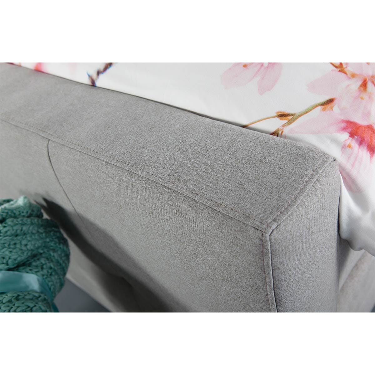 Caresse Platinum 9710 boxspring in slaapkamer zoom in