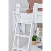 hoppekids_eco_luxe_hoogslaper_met_hekje_bureau_en_schuine_ladder_4.jpg