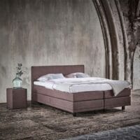 pullman_silverline_boxspring_1.jpg