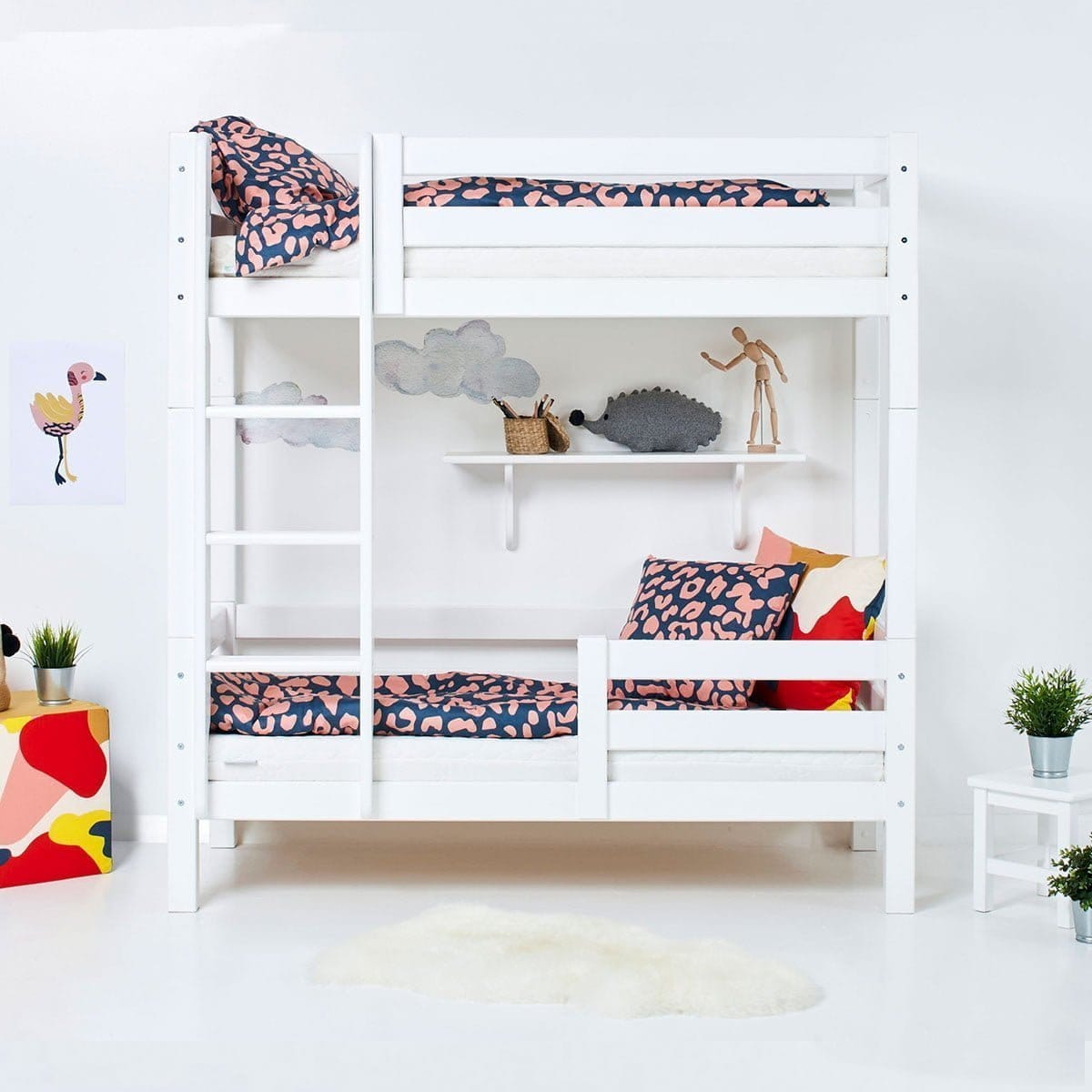 hoppekids_eco_luxury_stapelbed_met_rugleuning_and_bedhek_op_onderste_bed_70x160_cm_recht_1.jpg